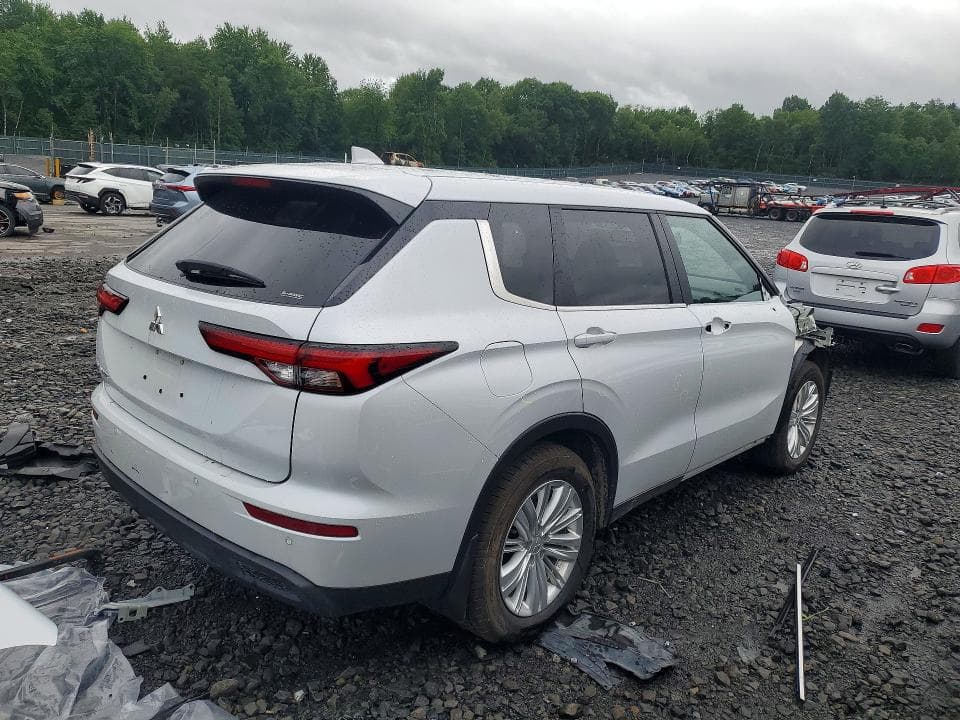 2024 MITSUBISHI OUTLANDER ES 3