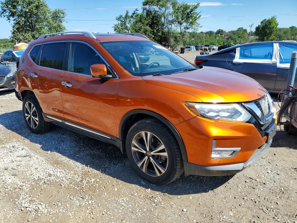 2017 NISSAN ROGUE SL 4