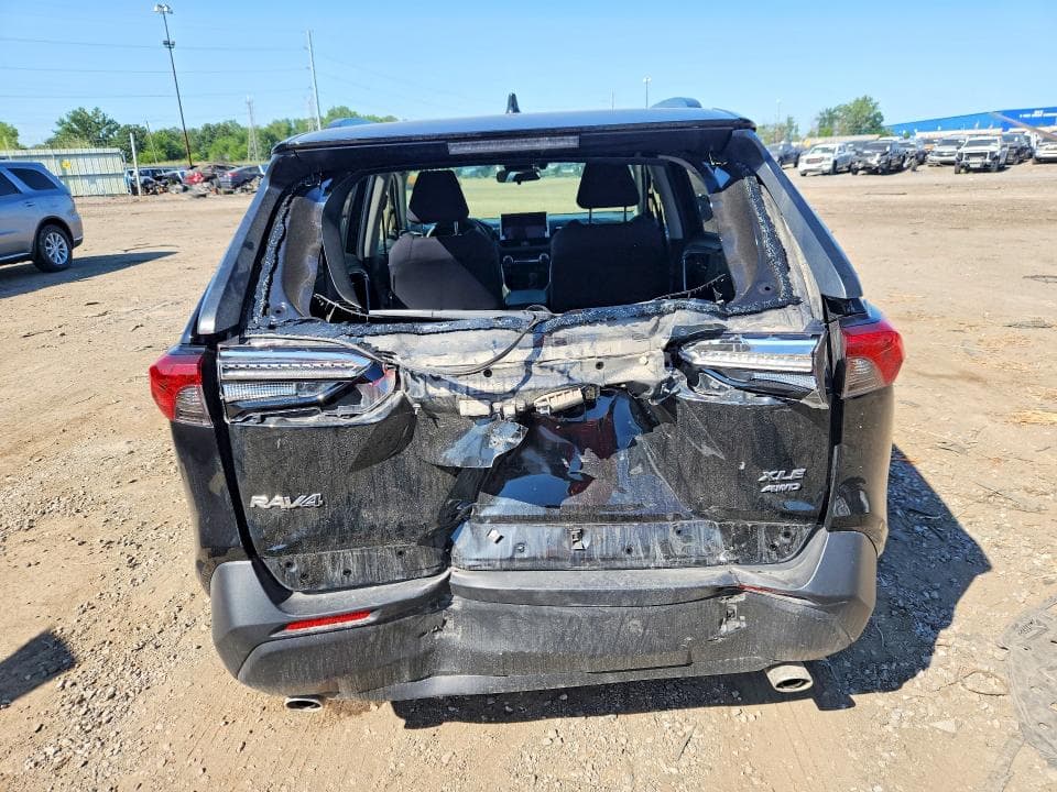 2023 TOYOTA RAV4 XLE 6
