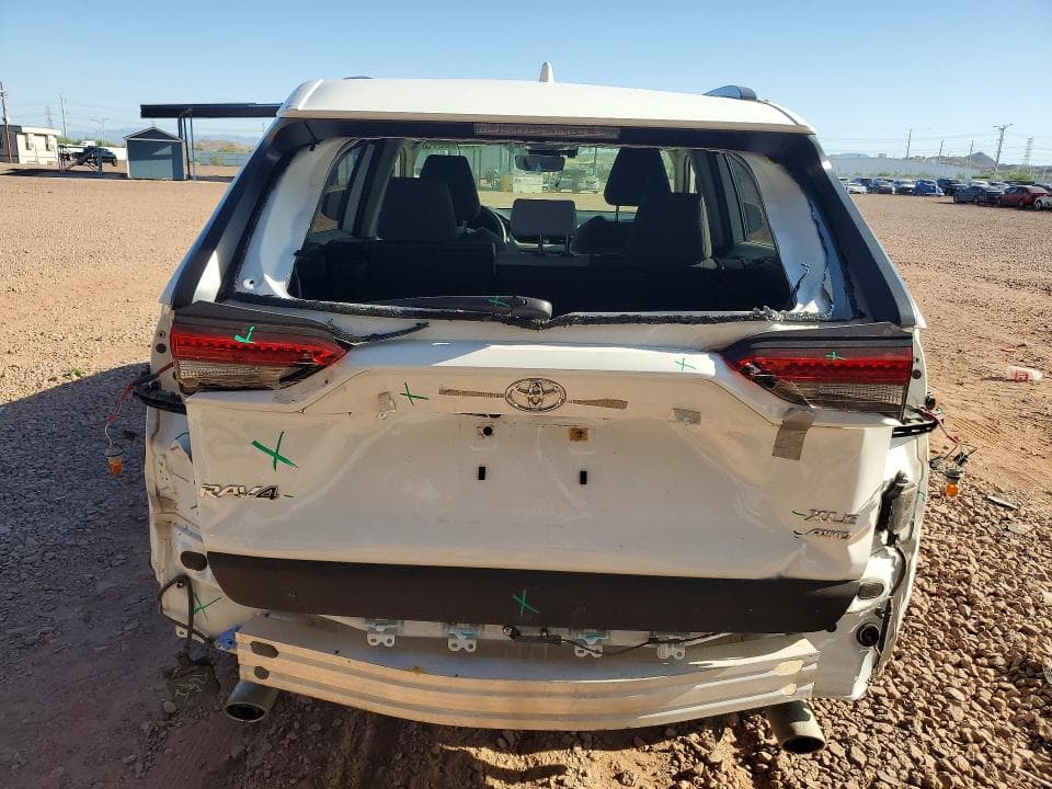 2024 TOYOTA RAV4 XLE 6