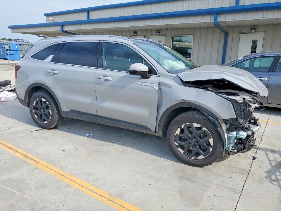 2024 KIA SORENTO S 4