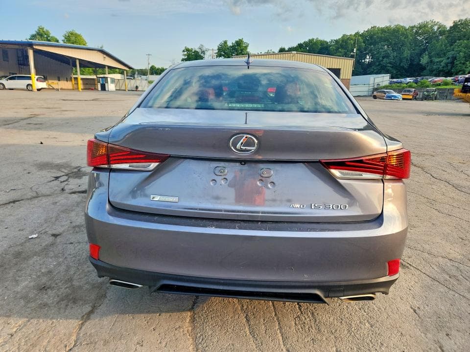 2018 LEXUS IS 300 6