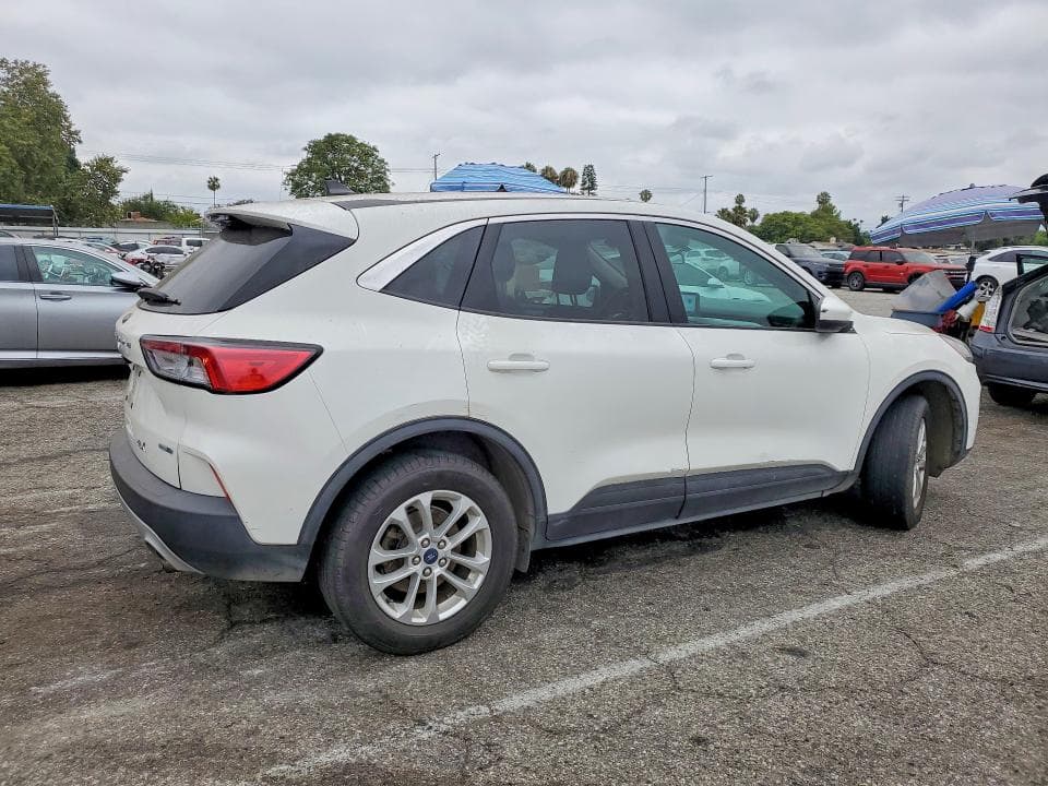 2020 FORD ESCAPE SE 3