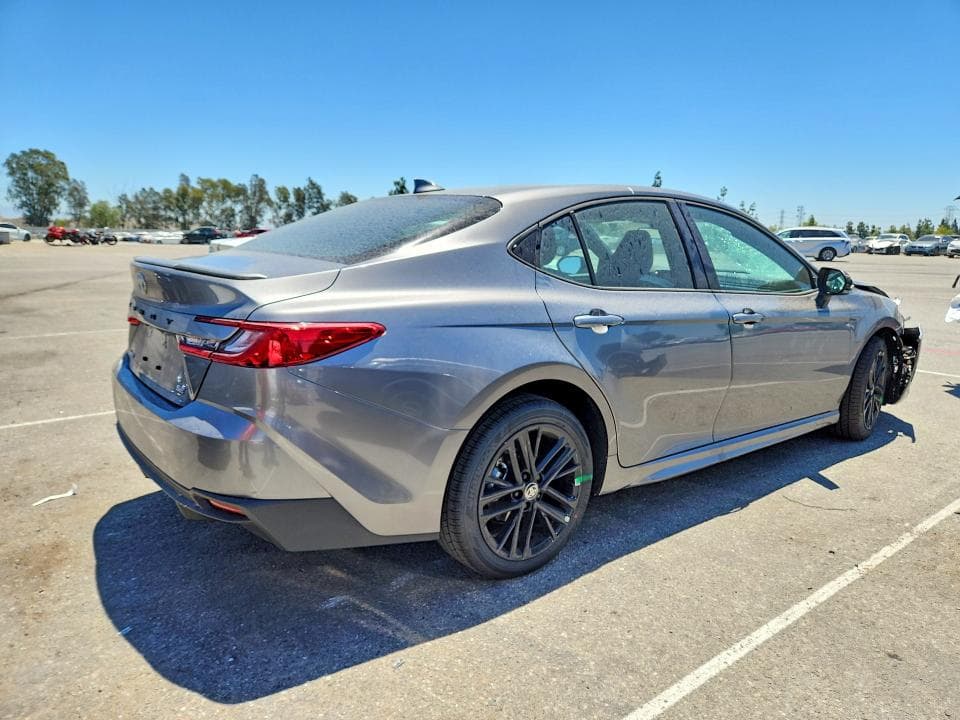 2026 TOYOTA CAMRY SE 3