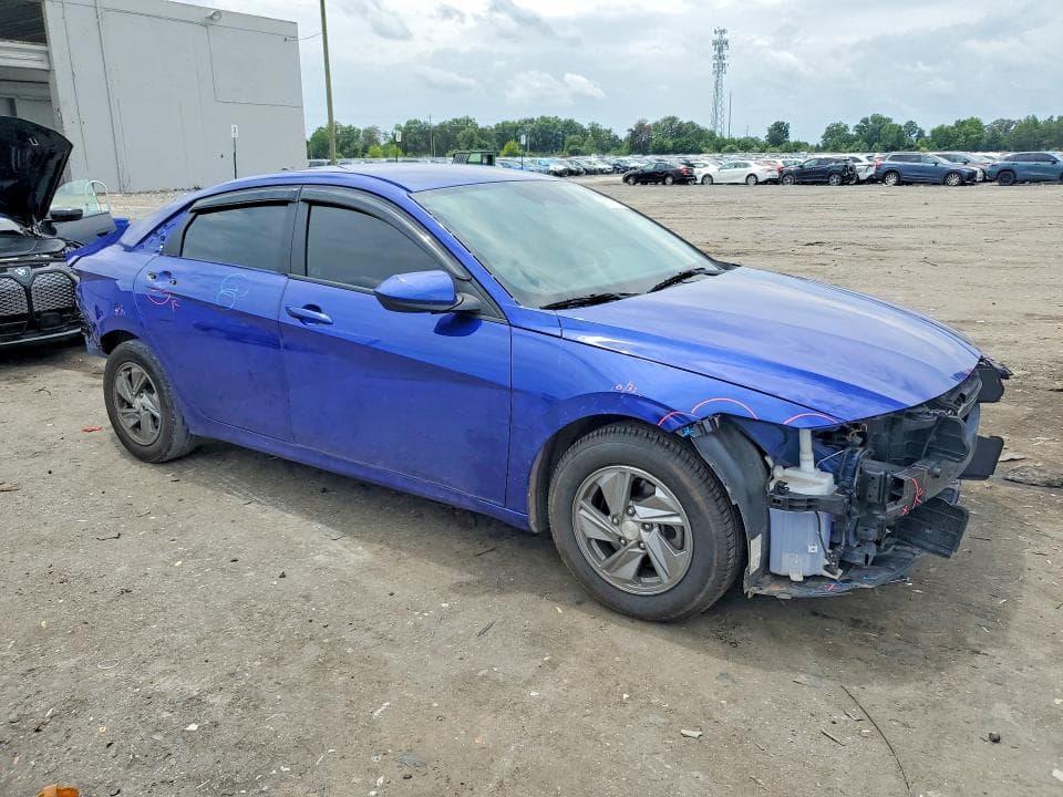 2024 HYUNDAI ELANTRA SE 4