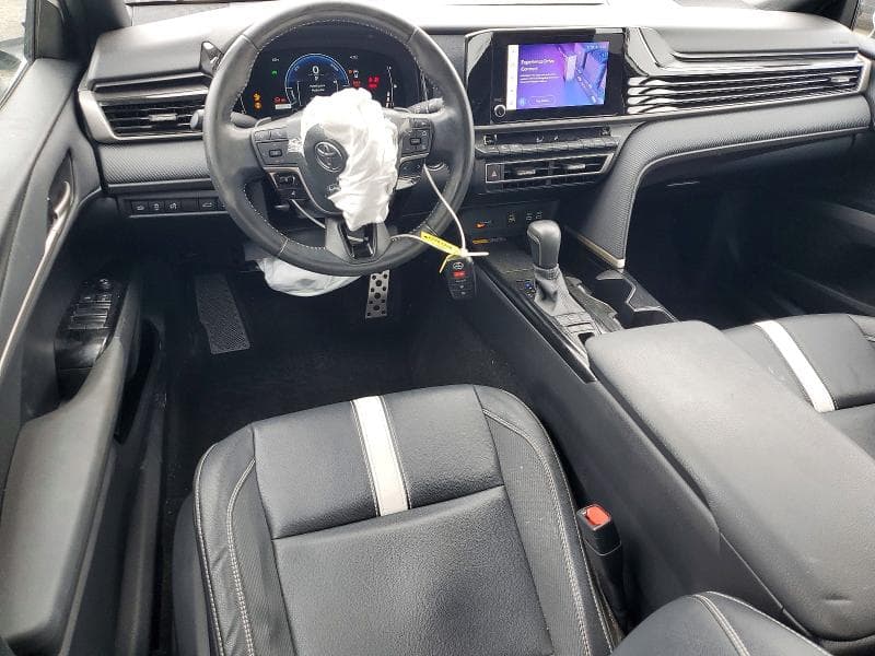 2025 TOYOTA CAMRY SE 8