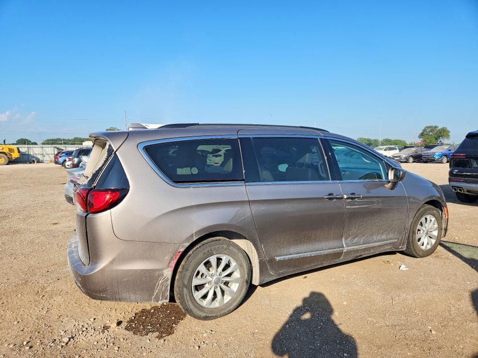 2017 CHRYSLER PACIFICA TOURING L 3