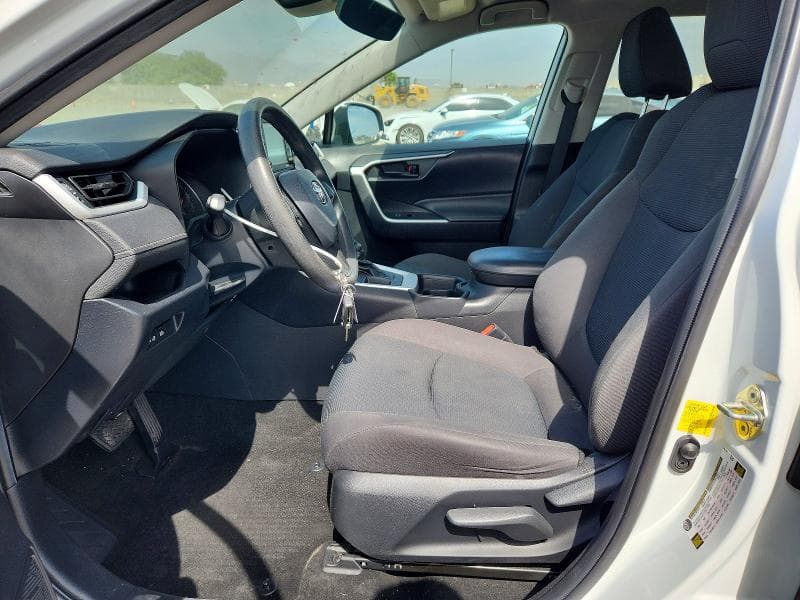 2020 TOYOTA RAV4 LE 7