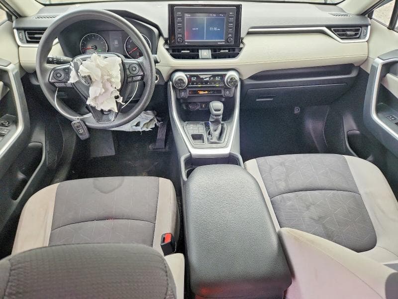 2020 TOYOTA RAV4 XLE 8