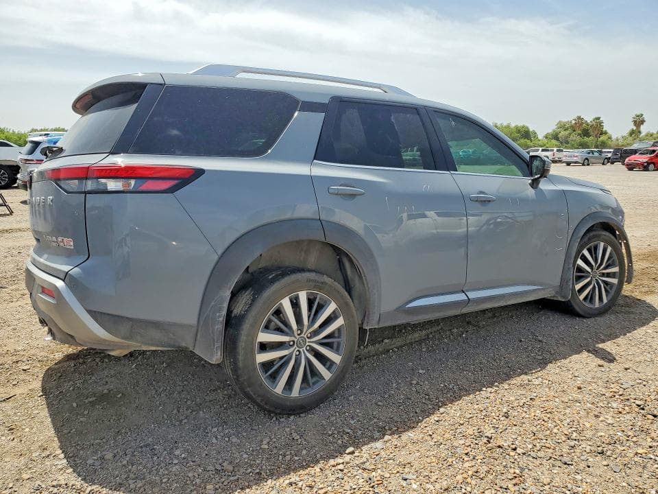 2022 NISSAN PATHFINDER PLATINUM 3