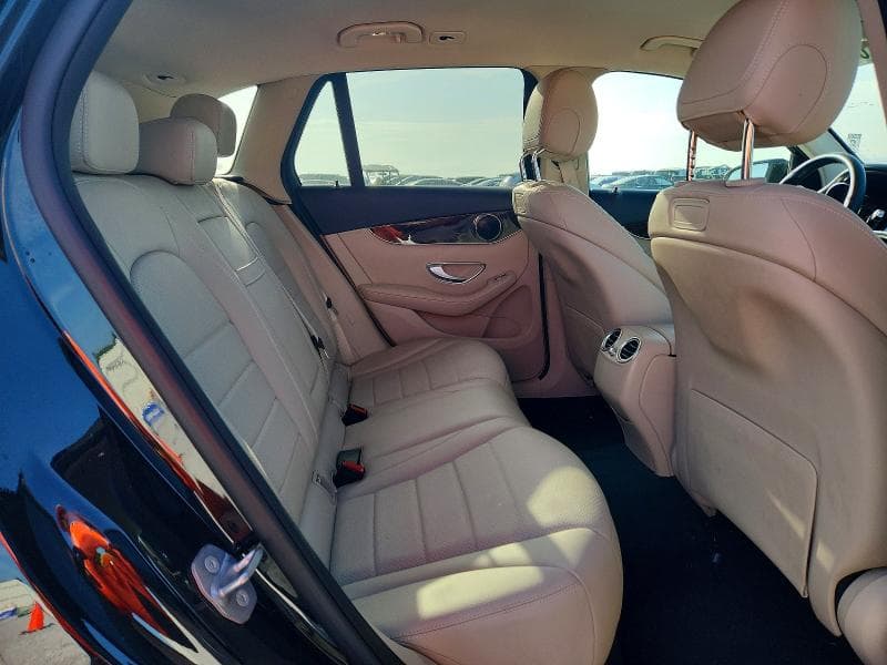 2019 MERCEDES-BENZ GLC 300 4MATIC 10