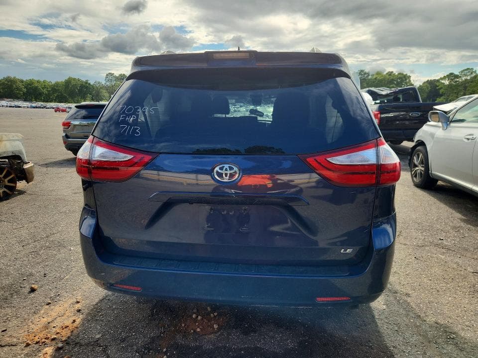 2018 TOYOTA SIENNA LE 6