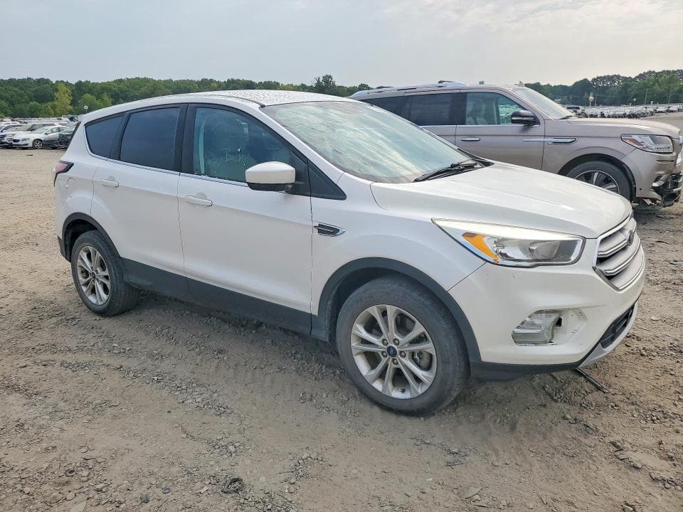 2017 FORD ESCAPE SE 4