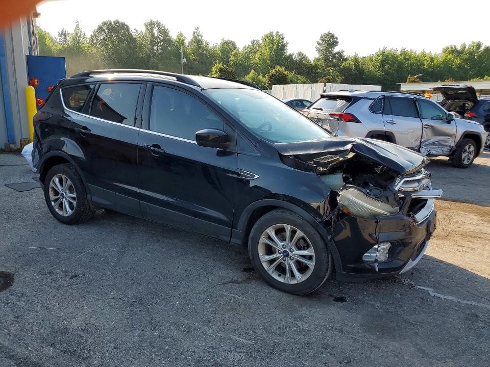 2017 FORD ESCAPE SE 4