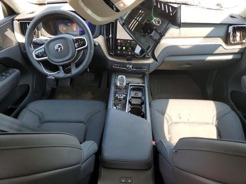 2026 VOLVO XC60 PLUS 8