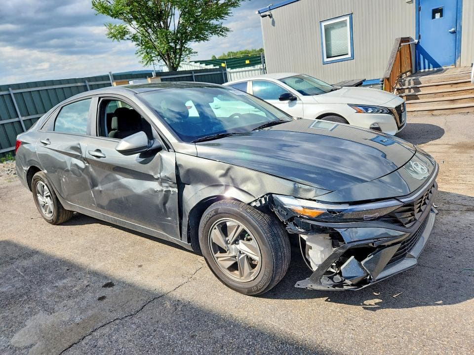 2026 HYUNDAI ELANTRA SE 4