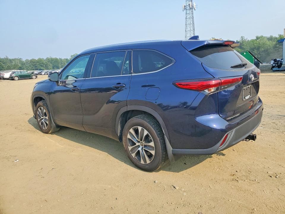 2021 TOYOTA HIGHLANDER XLE 2