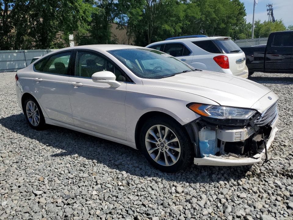 2017 FORD FUSION SE 4