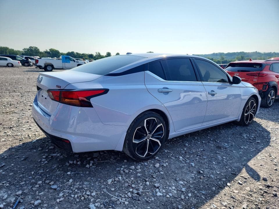 2024 NISSAN ALTIMA SR 3
