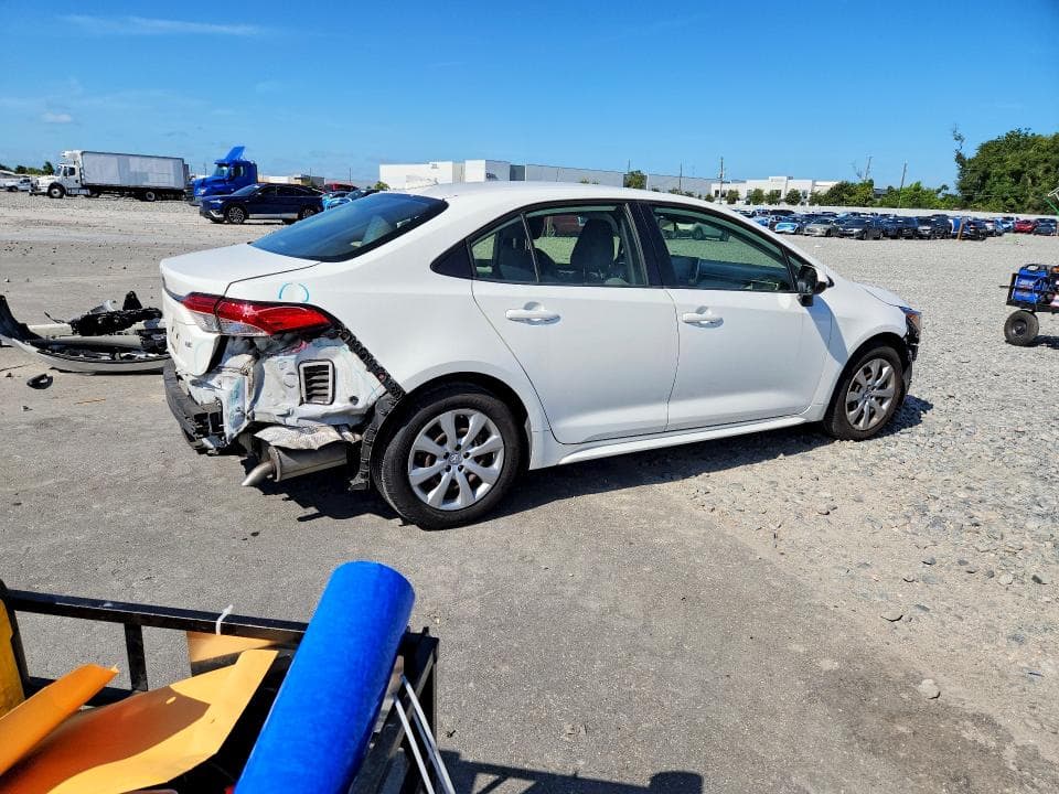 2020 TOYOTA COROLLA LE 3