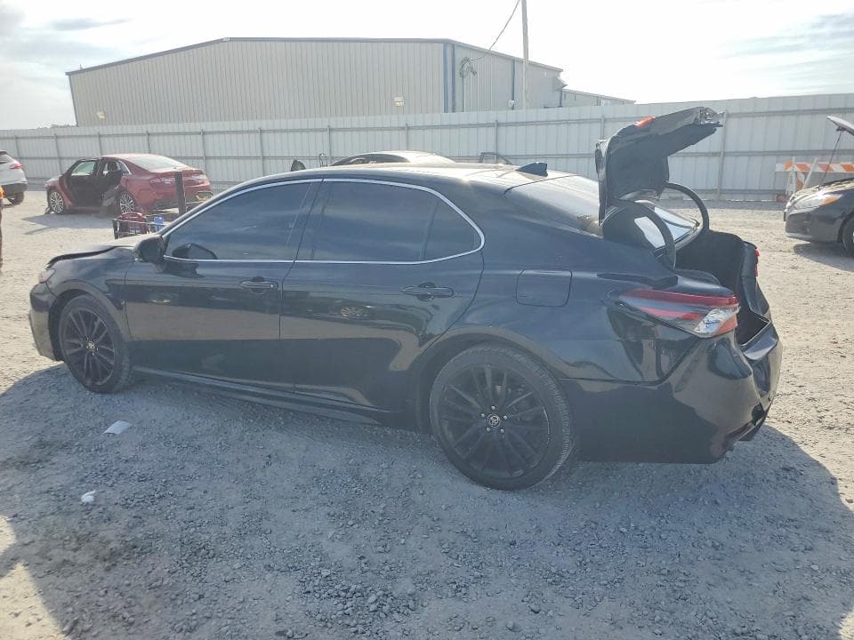 2022 TOYOTA CAMRY XSE 2
