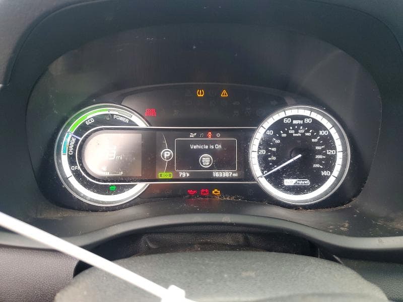2019 KIA NIRO LX 9