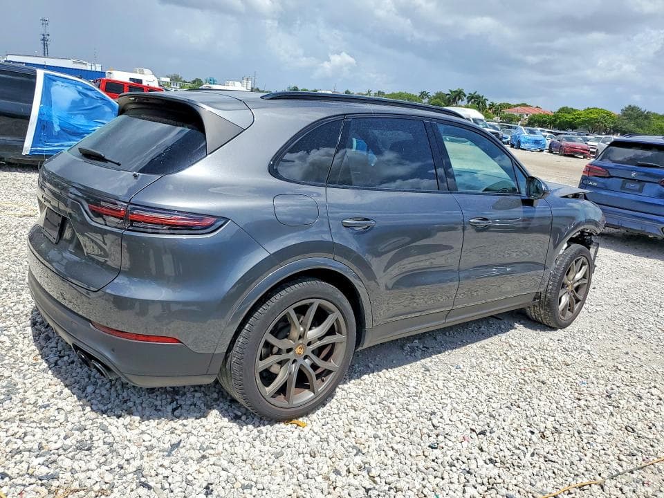 2022 PORSCHE CAYENNE 3