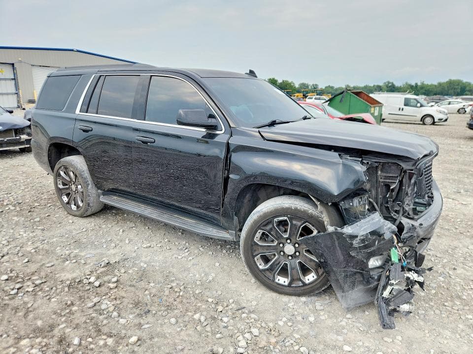 2017 GMC YUKON SLE 4
