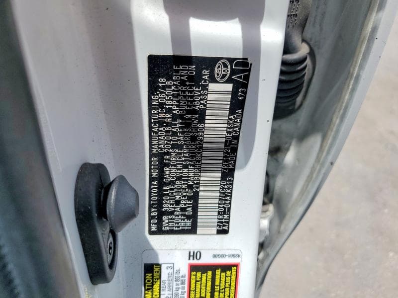 2019 TOYOTA COROLLA SE 12