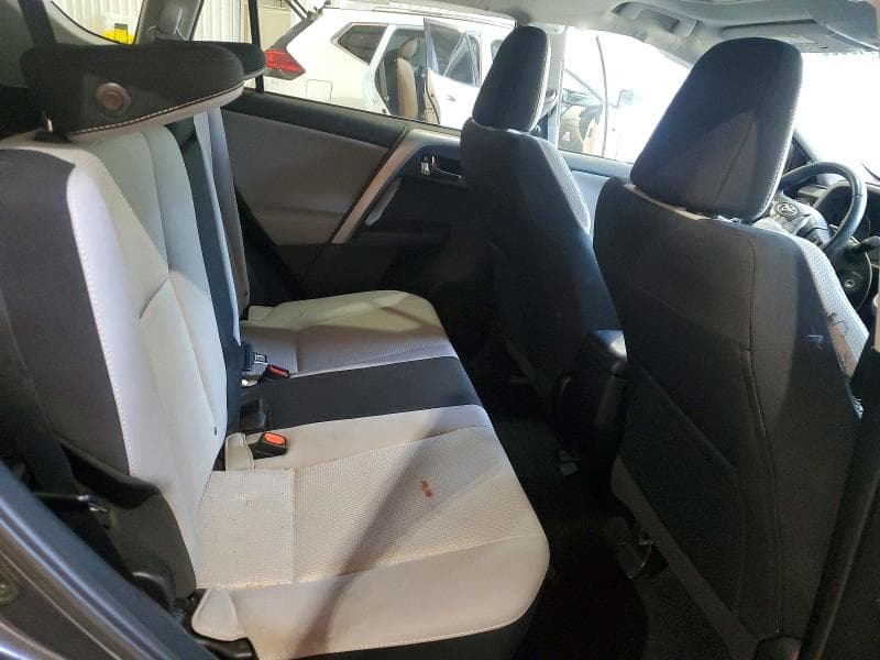 2017 TOYOTA RAV4 XLE 10