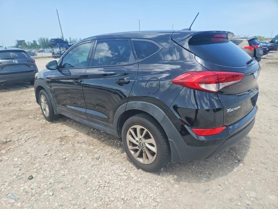 2017 HYUNDAI TUCSON SE 2