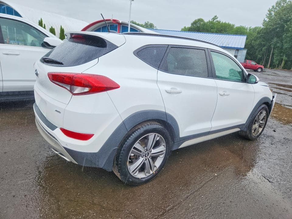 2017 HYUNDAI TUCSON VALUE 3