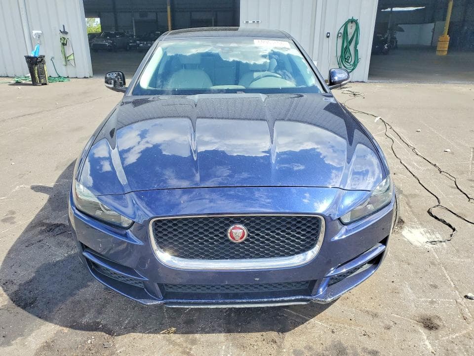 2019 JAGUAR XE PREMIUM 5