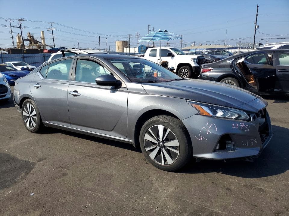 2021 NISSAN ALTIMA SV 4