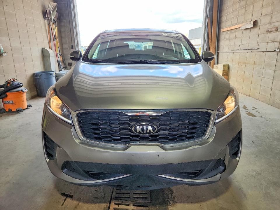 2019 KIA SORENTO LX V6 5