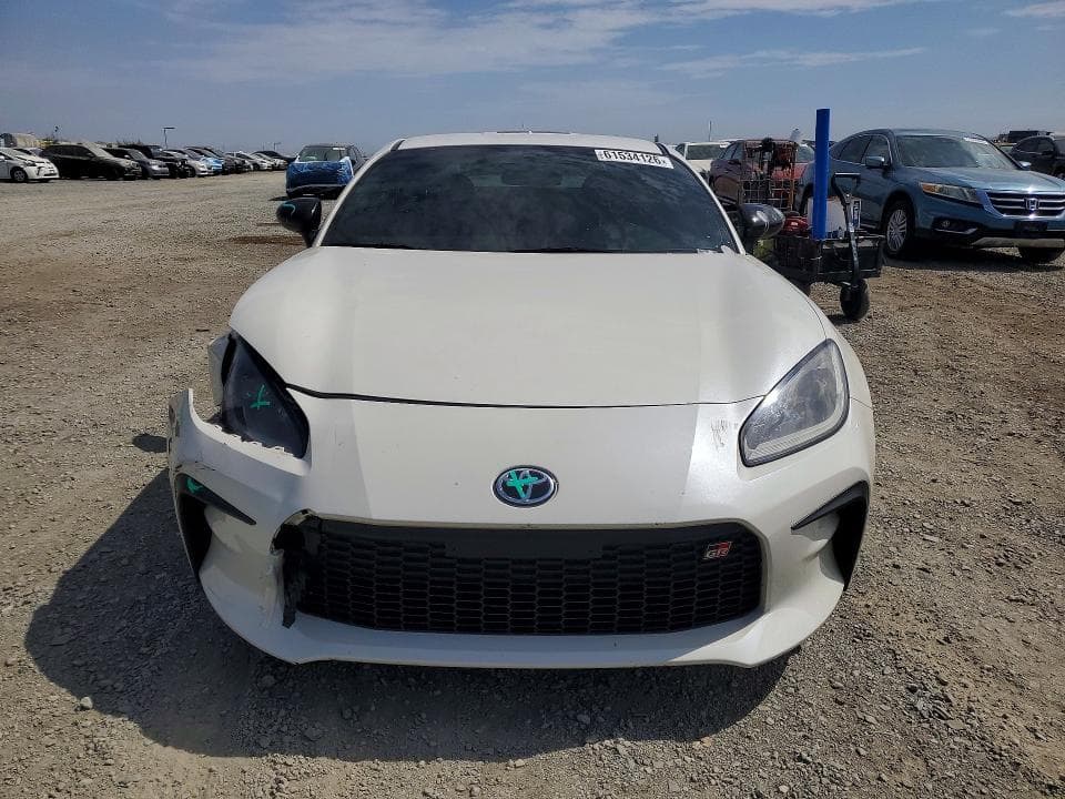 2022 TOYOTA GR86 BASE 5