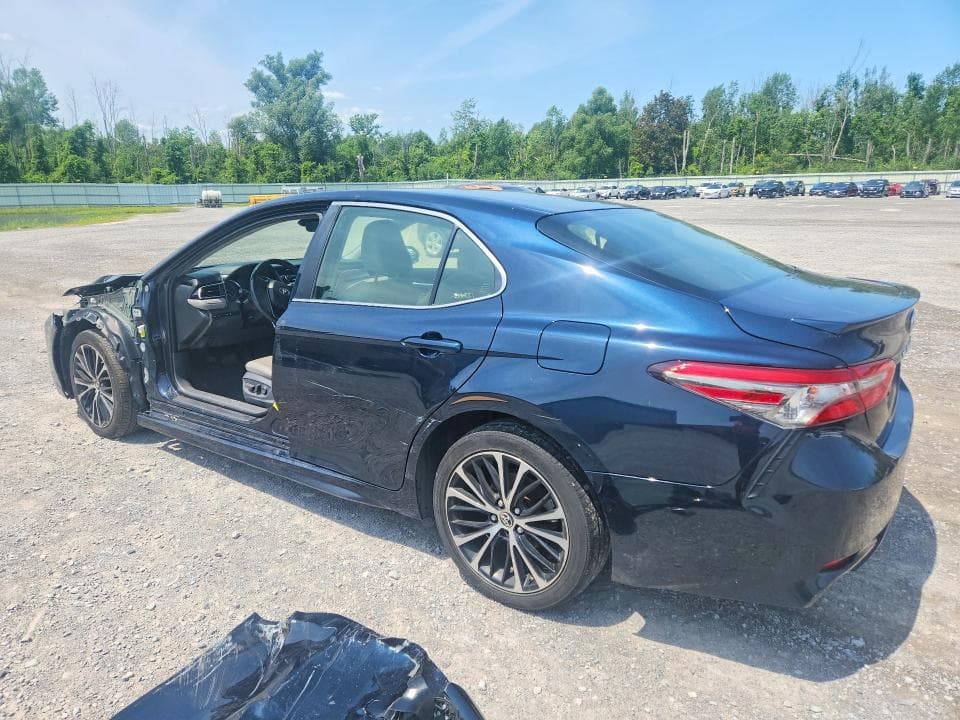 2018 TOYOTA CAMRY SE 2
