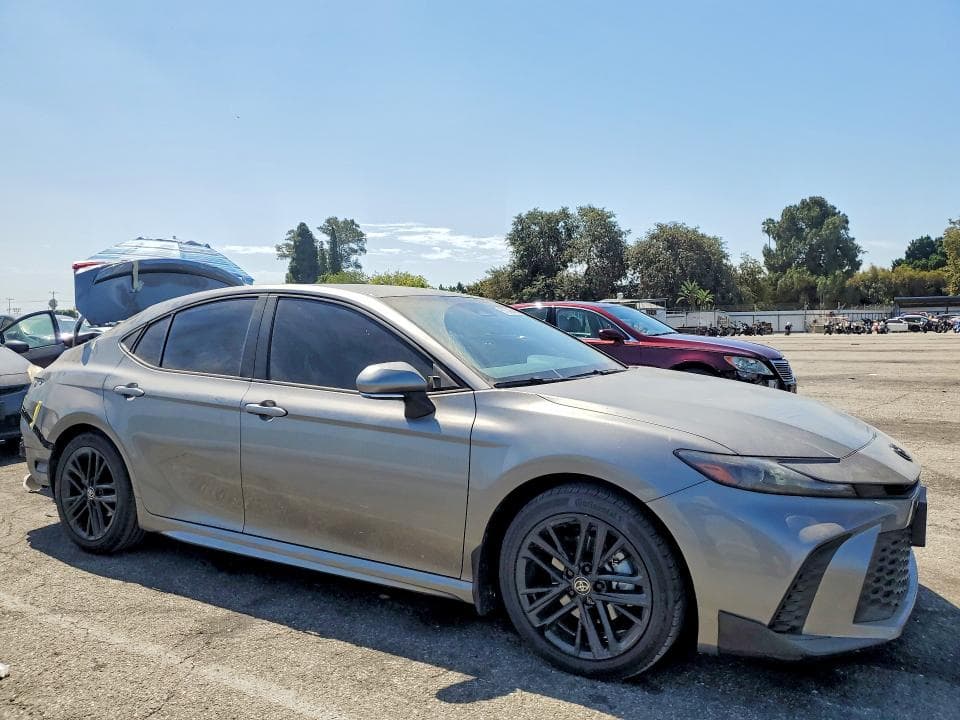 2026 TOYOTA CAMRY SE 4
