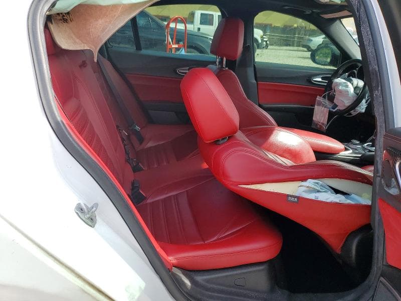 2021 ALFA ROMEO GIULIA TI 10