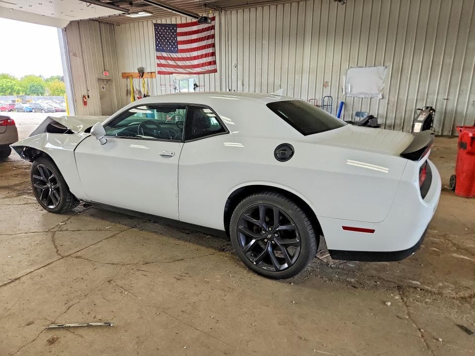 2022 DODGE CHALLENGER SXT 2