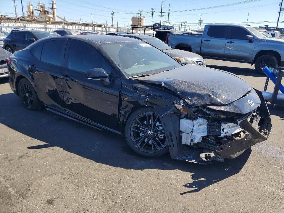 2025 TOYOTA CAMRY SE 4