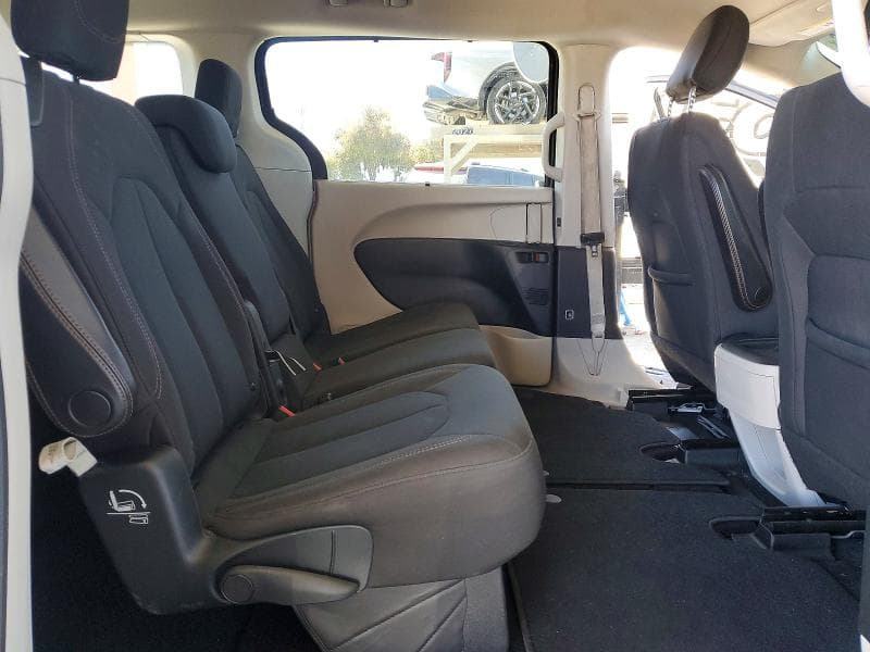 2018 CHRYSLER PACIFICA TOURING PLUS 11