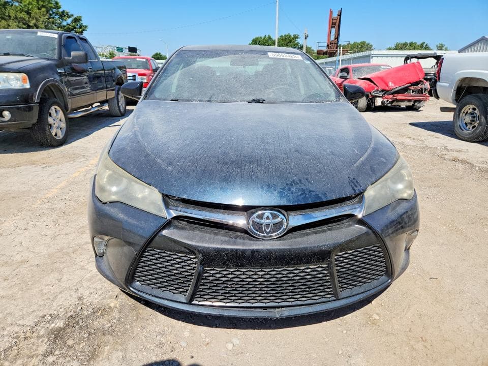 2017 TOYOTA CAMRY SE 5