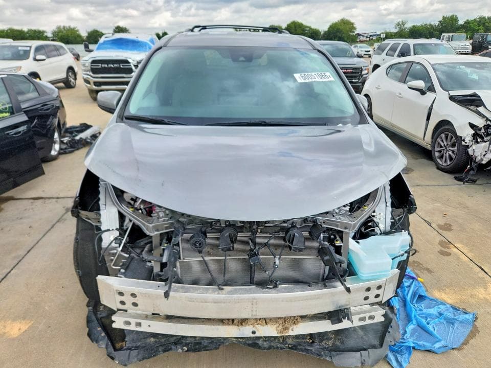 2026 TOYOTA SIENNA LE 5
