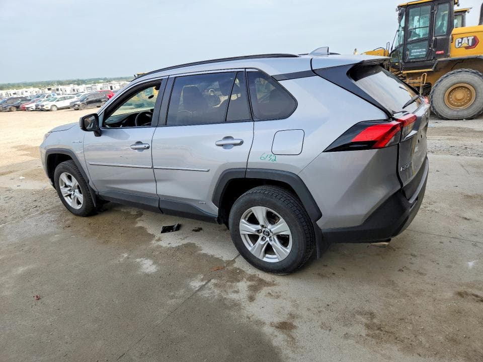 2020 TOYOTA RAV4 LE 2