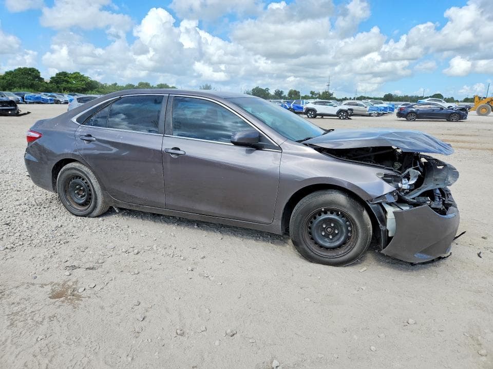 2017 TOYOTA CAMRY LE 4