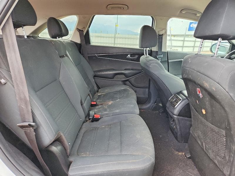 2019 KIA SORENTO LX V6 11