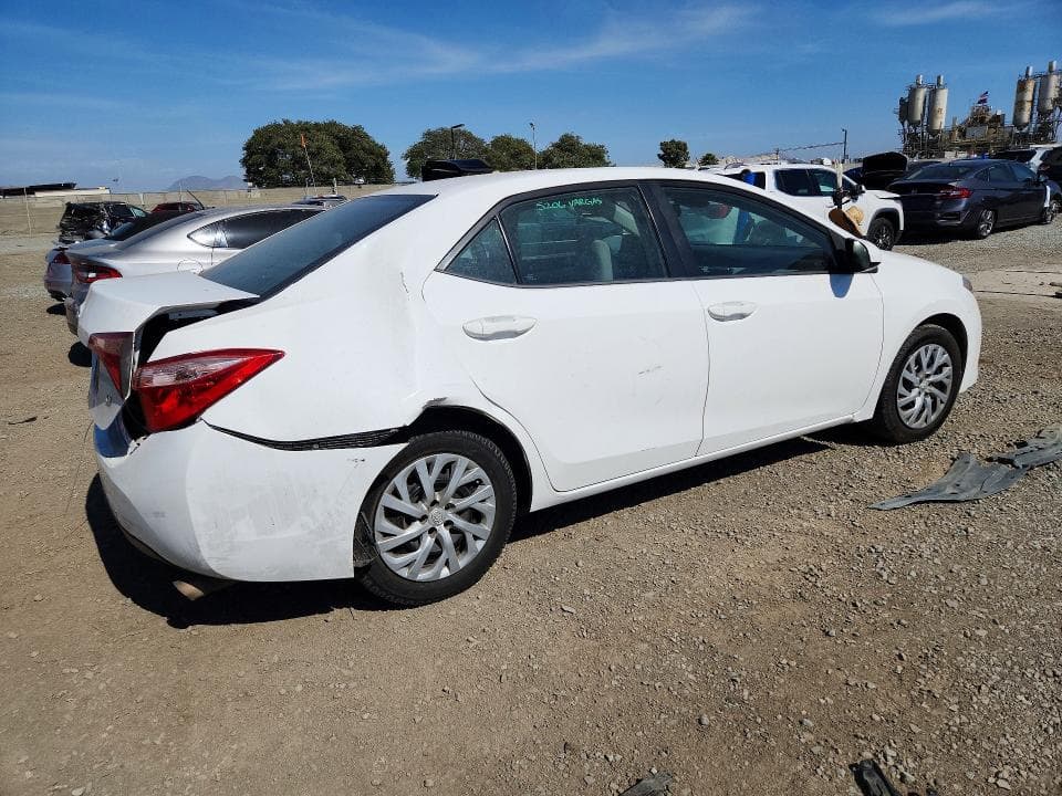 2017 TOYOTA COROLLA LE 3