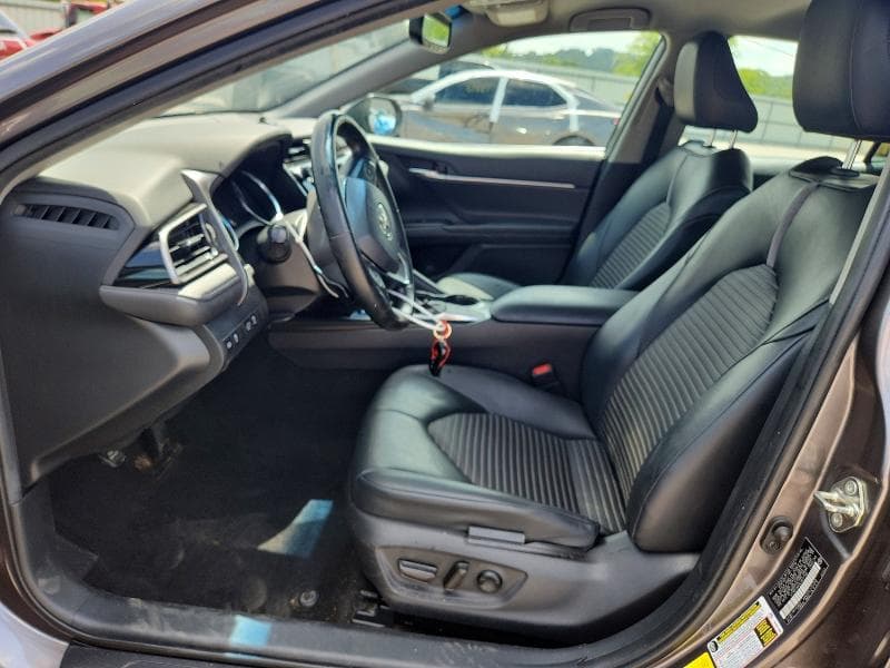 2020 TOYOTA CAMRY SE 7