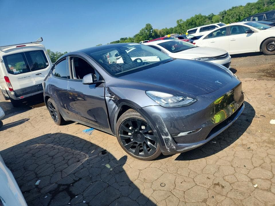 2022 TESLA MODEL Y 4